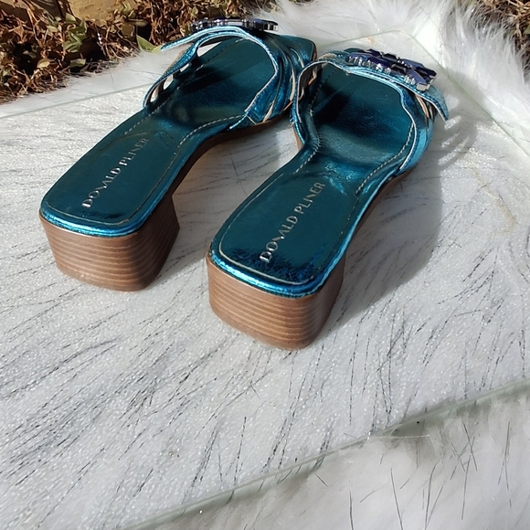 Donald Pliner Bettamy Bejeweled Leather Turquoise Slides Slip-On Sandals Size 9 - Picture 10 of 16